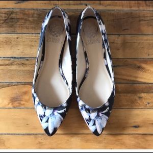 Vince Camuto Floral Flats  Size:8